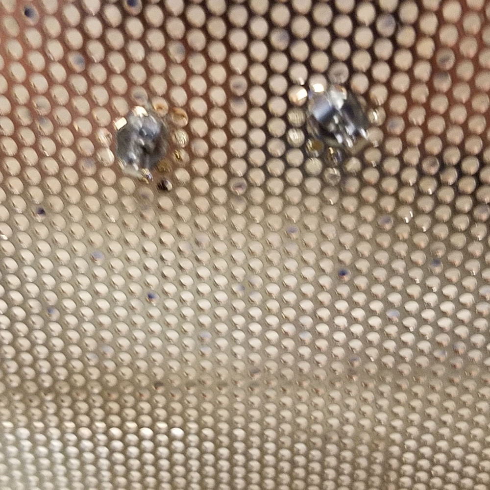 NIB Avon Tailored Knot Earrings - Picture 2 of 3